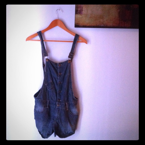 Short overalls/ overall shorts