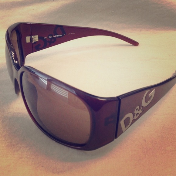 D&G sunnies 8002