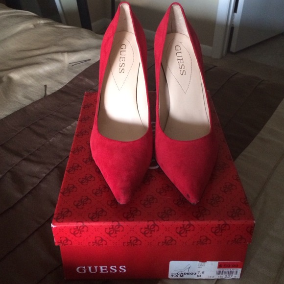 GUESS Cadeo Red Pumps