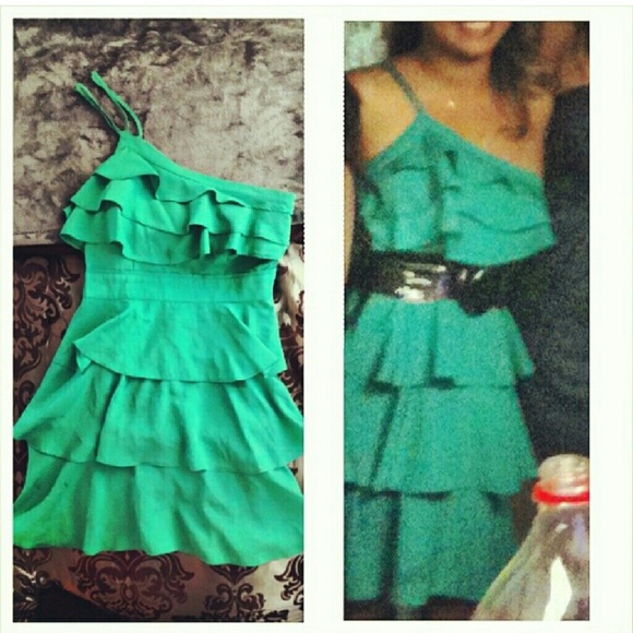 GUC Green Ruffle Dress - Picture 1 of 1