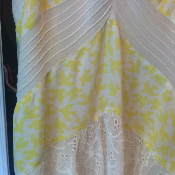 Summery tank top with criss cross straps - Picture 2 of 3