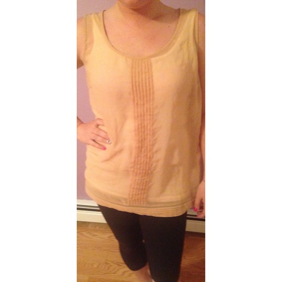 Summer top. - Picture 2 of 2