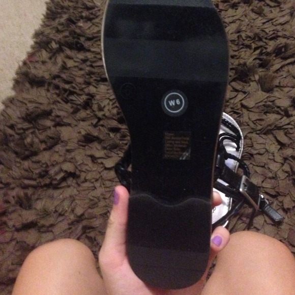 Never worn gladiator sandals - Picture 2 of 3