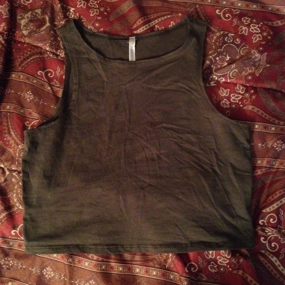 👏TRADED👌 Olive Green Pitaya Crop Top