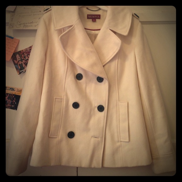Warm and cozy ivory-colored Winter Coat by Merona