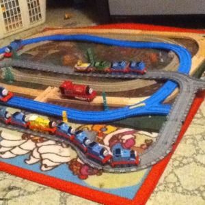 Thomas & Friends tracks wood, tommy n gray.
