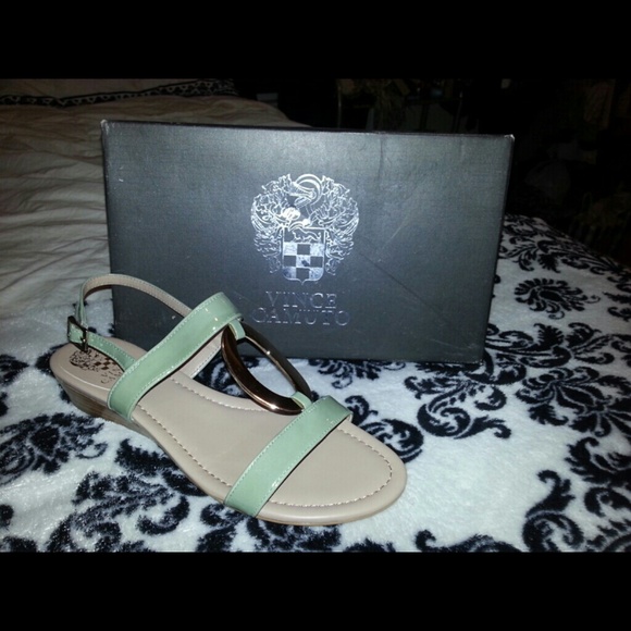 Vince camuto