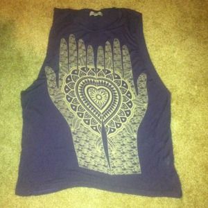 Trippy hands muscle tee