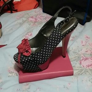 Polka dot peep toe pumps