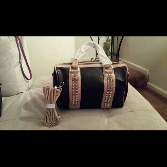 Beautiful design hand bag - Picture 1 of 2