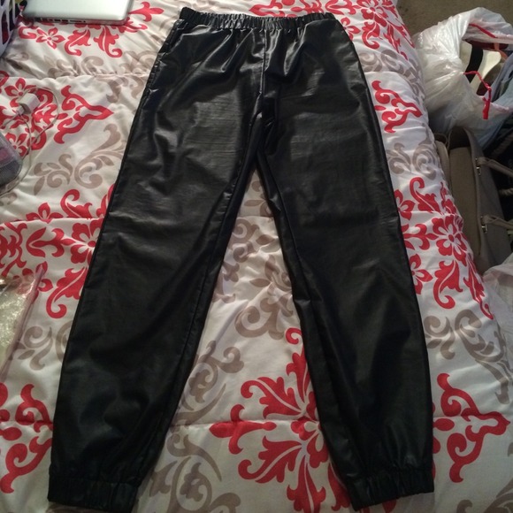 Leather skinny pants