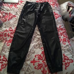 Leather skinny pants