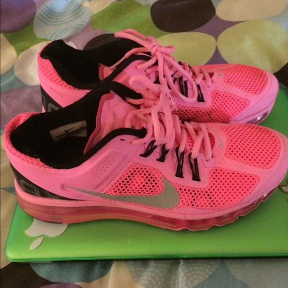 Super cute pink Nike airmax!