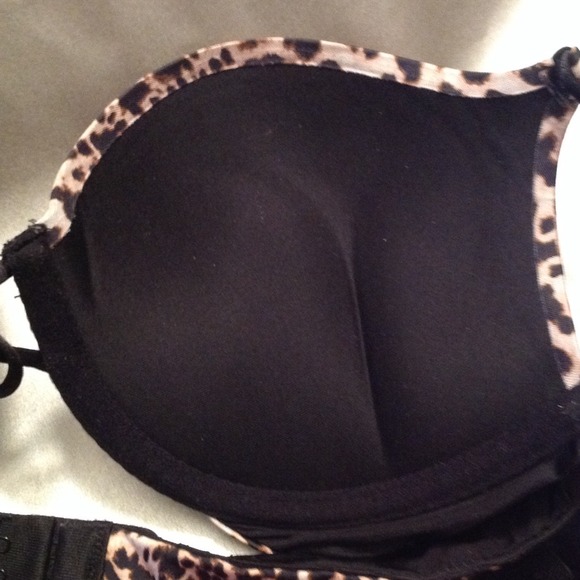 Sold in bundle Victoria Secret cheetah Bra 34b - Picture 3 of 4