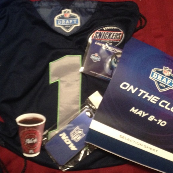 2014 NFL Draft Gift Bag - Picture 1 of 4