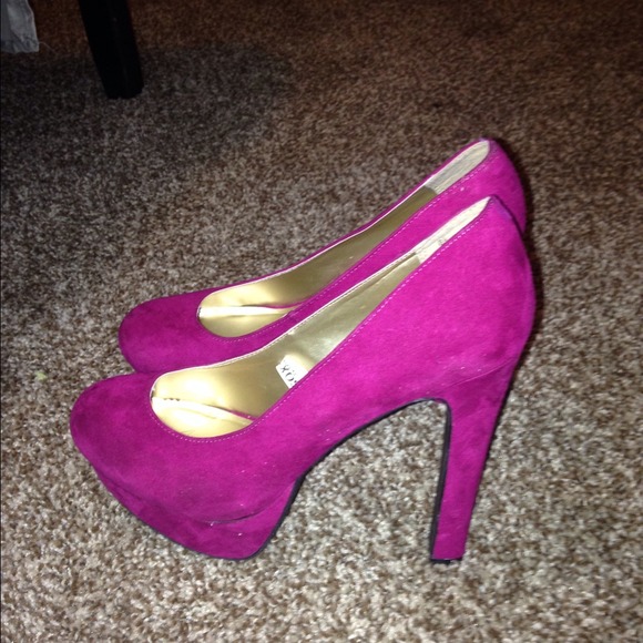 SOLD Pink Pumps