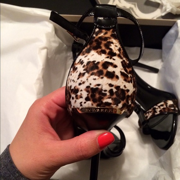 Brand New! Burberry T-strap Sandals! - Picture 2 of 4