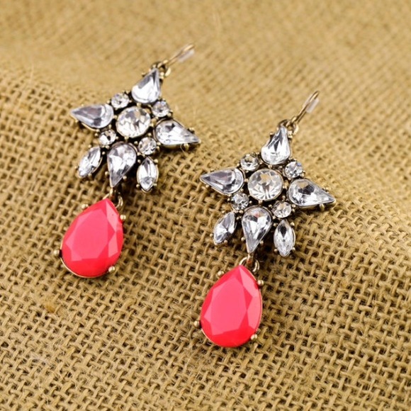 Jewelry - Beautiful Drop Pink Statement Earrings