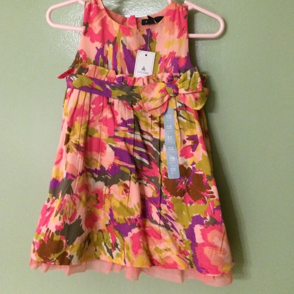 Brand new Gap infant dress for 6-12 months