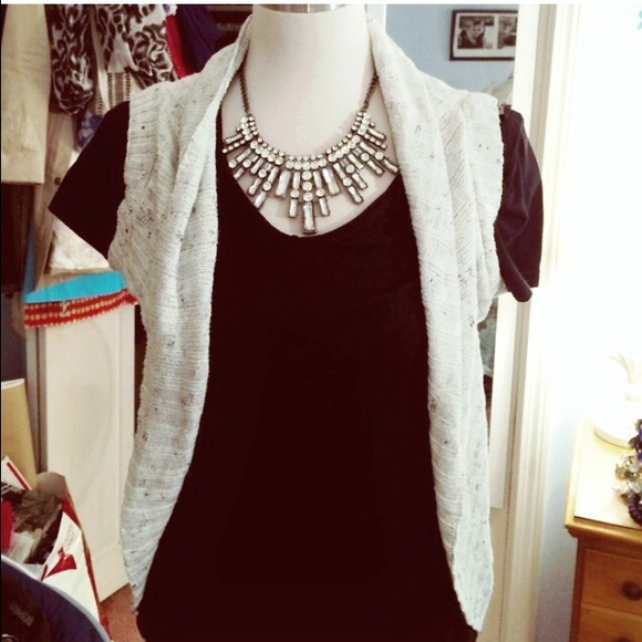 Charlotte Russe Sweaters - ❌❌sold❌❌White and gray sweater vest