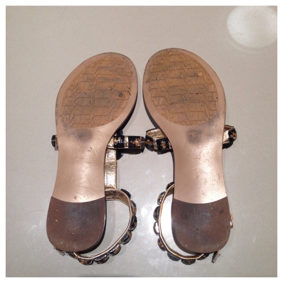 Diane Von Furstenberg Gold Leather T-Strap Sandals - Picture 2 of 2