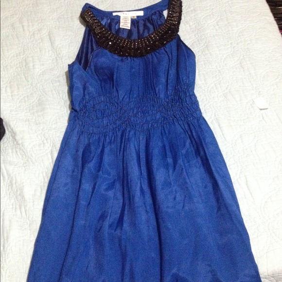 Studio M (medium) blue 3/4  length