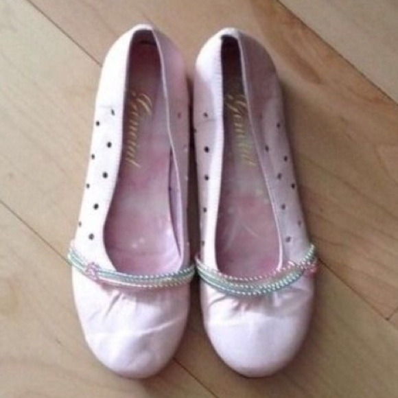 Geneial Pink Rainbow Flats Size 6