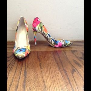 Floral heels, size 6