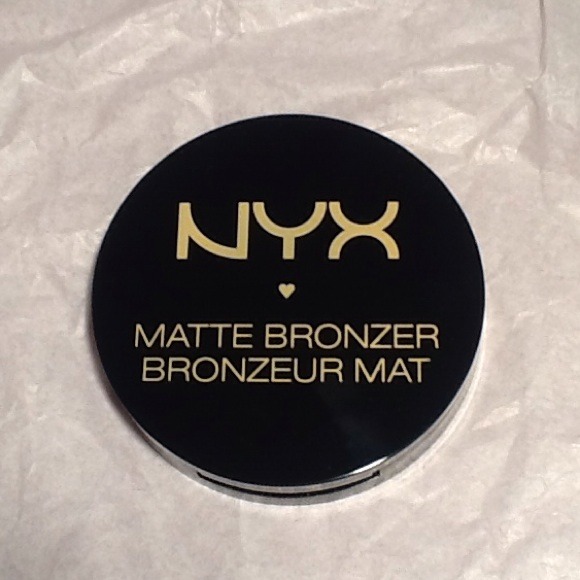NYX DEEP TAN MATTE BRONZER