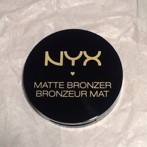 NYX DEEP TAN MATTE BRONZER