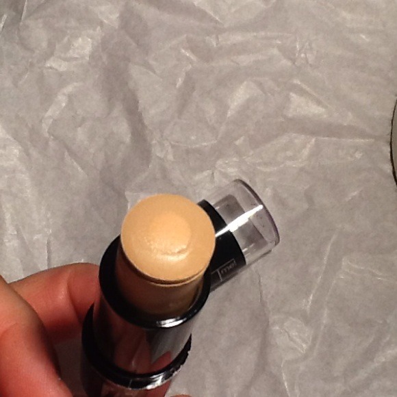 Maybeline FIT ME! Shine free foundation - Picture 2 of 2