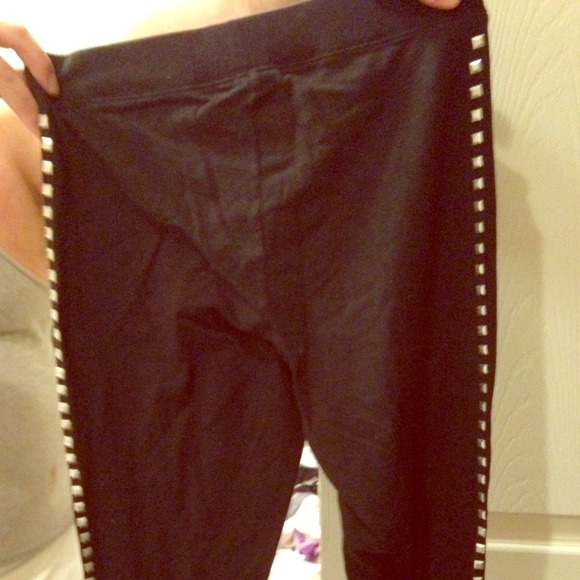STUDDED VICTORIAS SECRET LEGGINGS - Picture 1 of 3
