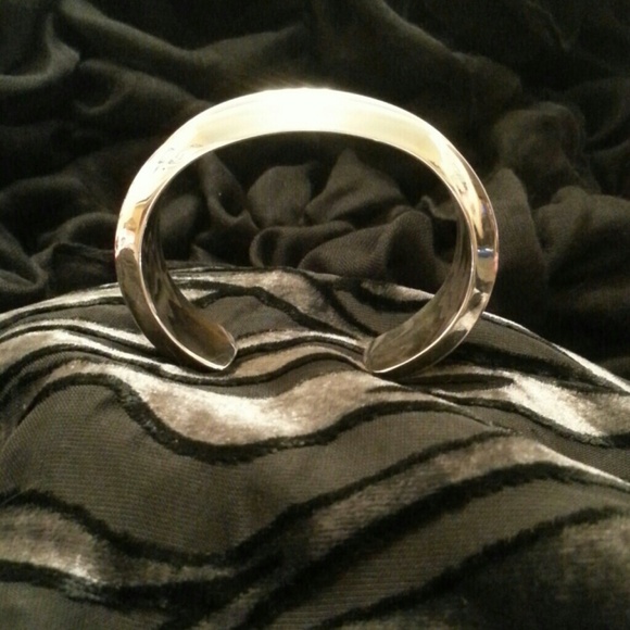 Silver & Pink Bangle Bracelet - Picture 3 of 4