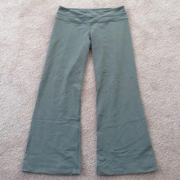 Lululemon cropped yoga pants