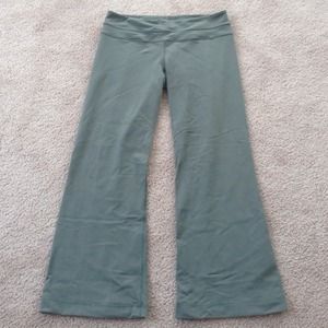 Lululemon cropped yoga pants