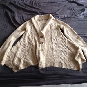 Free people sweater in great condition