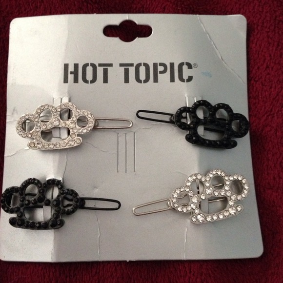 Barrettes New never used