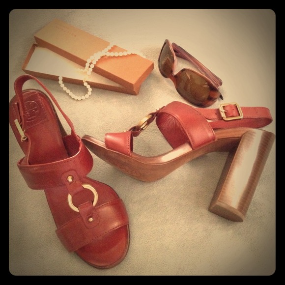 Tory Burch Shoes - SALE Tory Burch Rust Red Fletcher Sandals