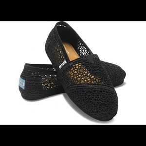 Tom's Black Crochet Women's Classics