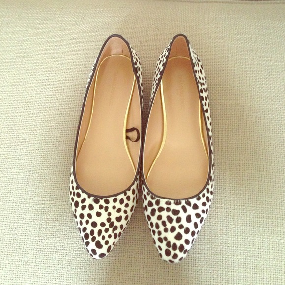 💞 POKA DOTTED FLATS FROM BANANA REPUBLIC💞