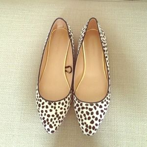 💞 POKA DOTTED FLATS FROM BANANA REPUBLIC💞
