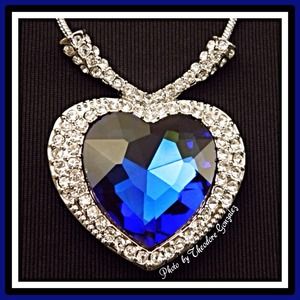 Boutique Label Jewelry - 🎉$25 SALE🎉Swarovski Elements STATEMENT NECKLACE Boutique Label Jewelry - 🎉$25 SALE🎉Swarovski Elements STATEMENT NECKLACE