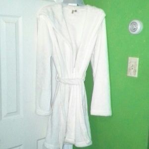 REDUCED White Aeropostale Robe