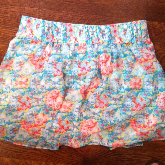 Zara flower print skater skirt - Picture 3 of 3
