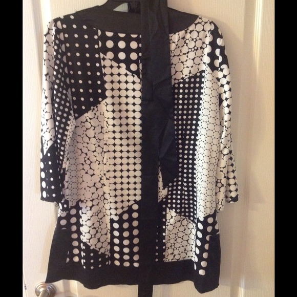 LAST MARKDOWN SOFT FLOWING TOP! - Picture 4 of 7