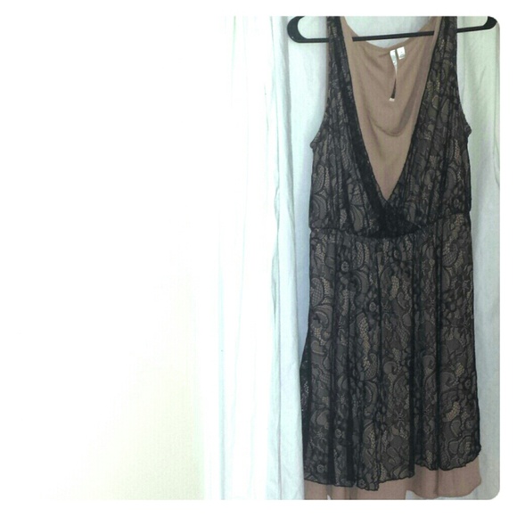 ✔Gorgeous Lace Overlay dress