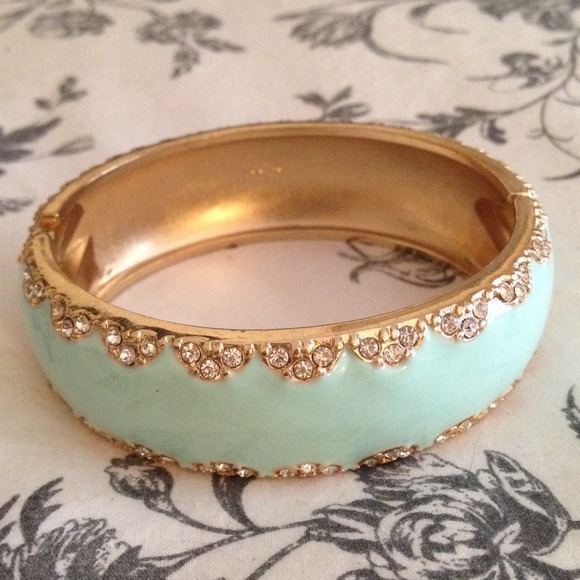 💋SOLD💋 Gold and baby blue bracelet