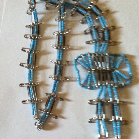 Gorgeous necklace - Picture 3 of 3