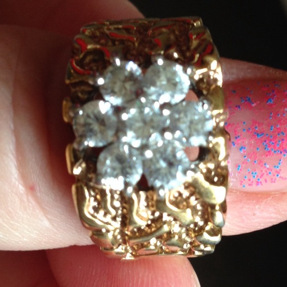 Goldtone Cocktail Ring - Picture 2 of 4