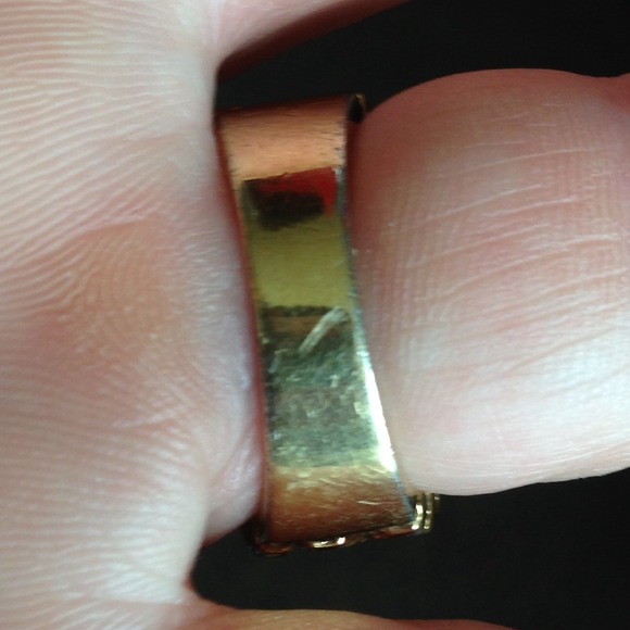 Goldtone Cocktail Ring - Picture 3 of 4